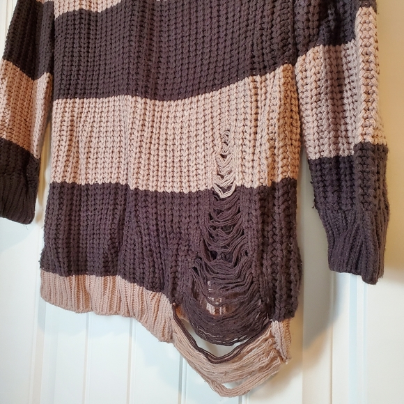 DISTRESSED SWEATER - Picture 2 of 4